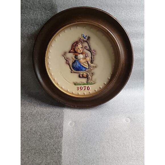 Vintage MJ Hummel 1976 annual plate - 6th edition - Picture 7 of 7